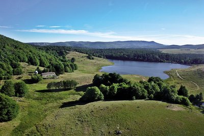 Vue sur le lac des Pises