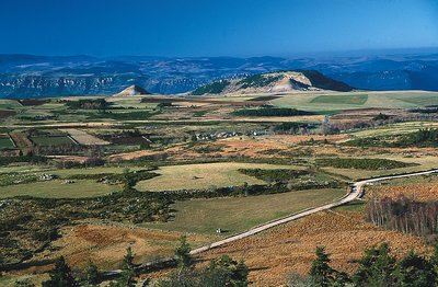 Les Puechs des Bondons vus du Rocher des Laubies