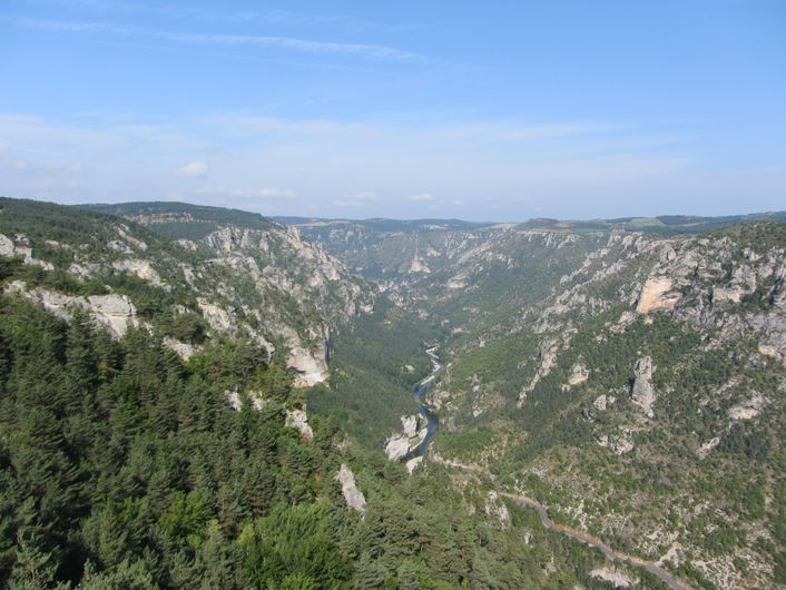 Vue sur les gorges du Tarn depuis le sentier