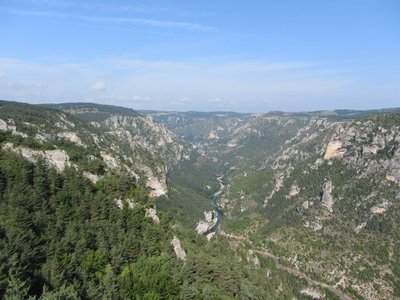 Vue sur les gorges du Tarn depuis le sentier