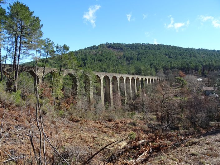 Le viaduc de Doulovy