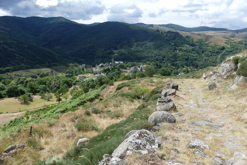 Vue sur la village de Dourbies