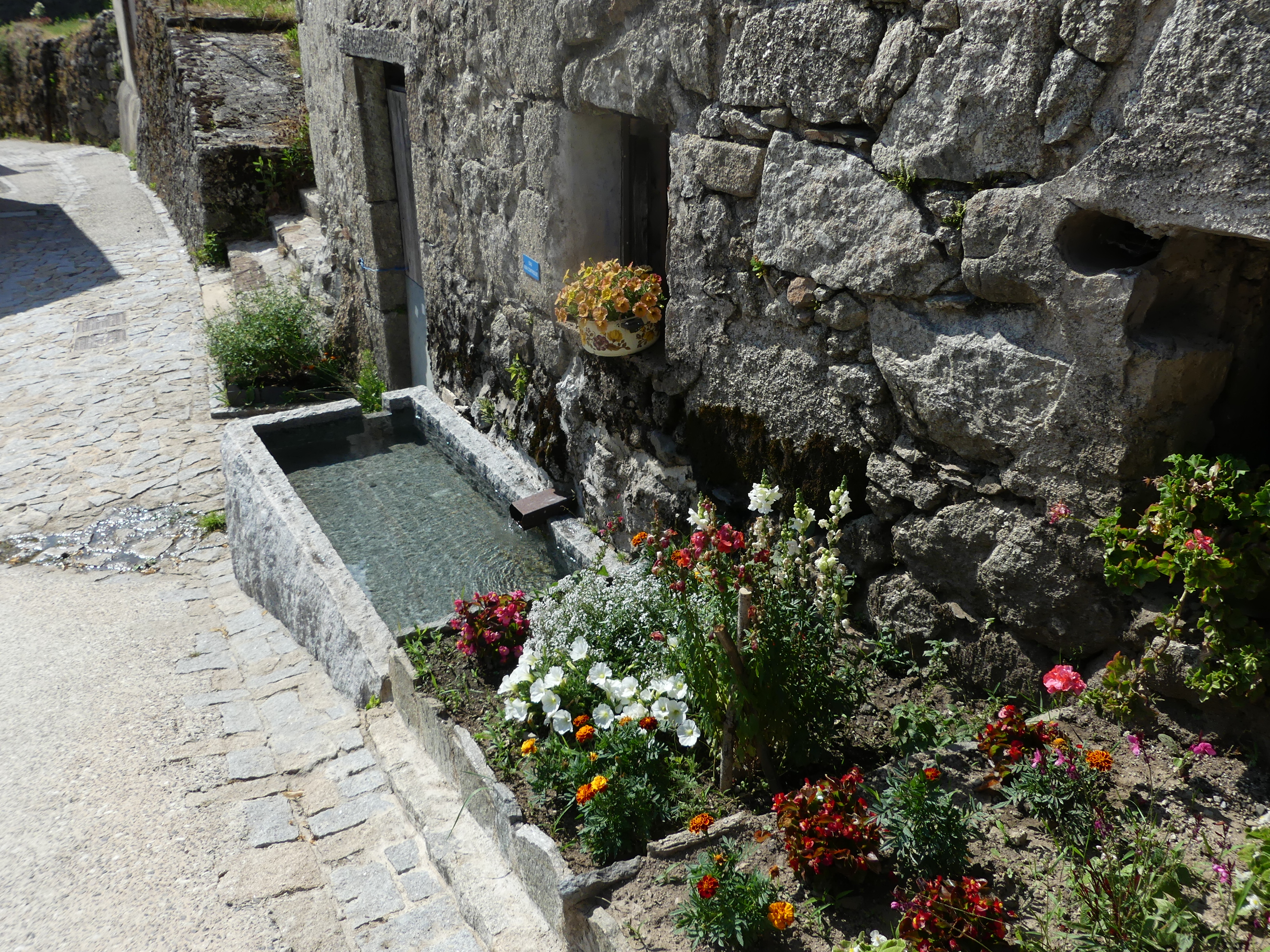 Fontaine à Dourbies
